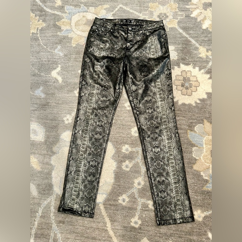 Tru Luxe Jeans. Python metallic size 6. 29 1/2 inch inseam  like new snakeskin